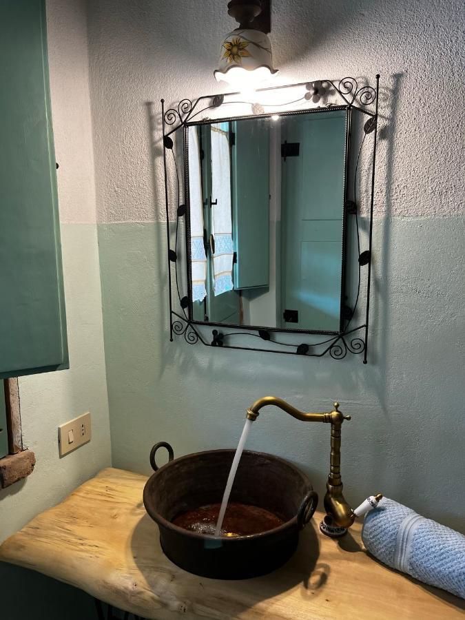 Affittacamere Graziosa Stanza Campidanese Su Terzu Oristano Esterno foto